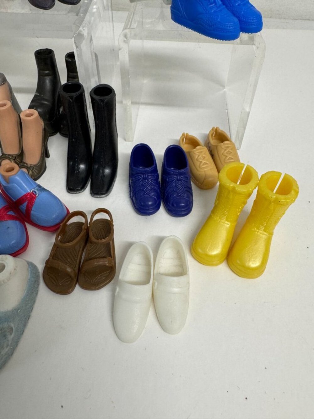 Bratz Dolls Shoes and Feet Boys & Girls 28 pair - Picture 6 of 8